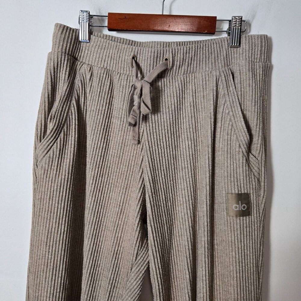 Alo Yoga Size M Muse Ribbed Knit Jogger Sweatpants Lounge Taupe - Picture 6 of 10